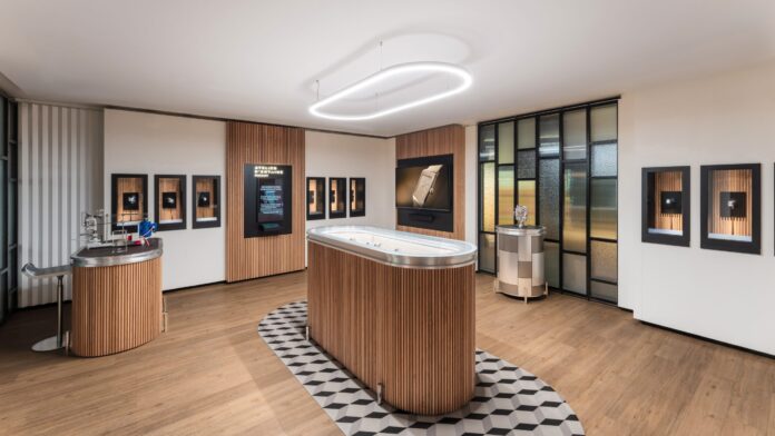 1-2026-The-Reverso-Stories-Pop-Up-Miami-Design-District-Watchmaking-Exhibition-scaled