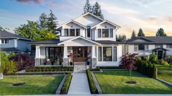 Premium-architectural-shingles-built-for-Pacific-Northwest-weather