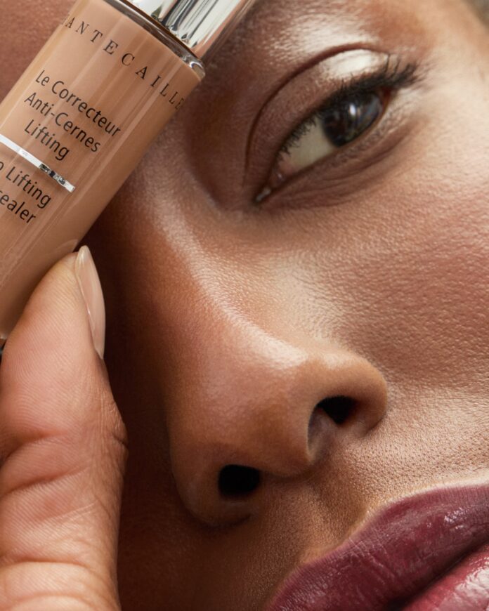 4x5_APP-MODEL-W-PRODUCT_01