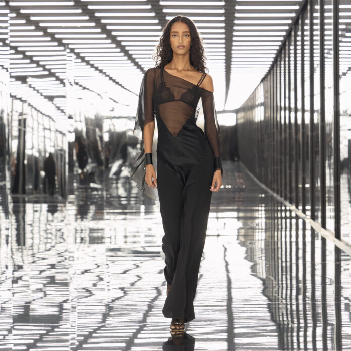Fendi-ss27-Runway-Looks-1x1-070