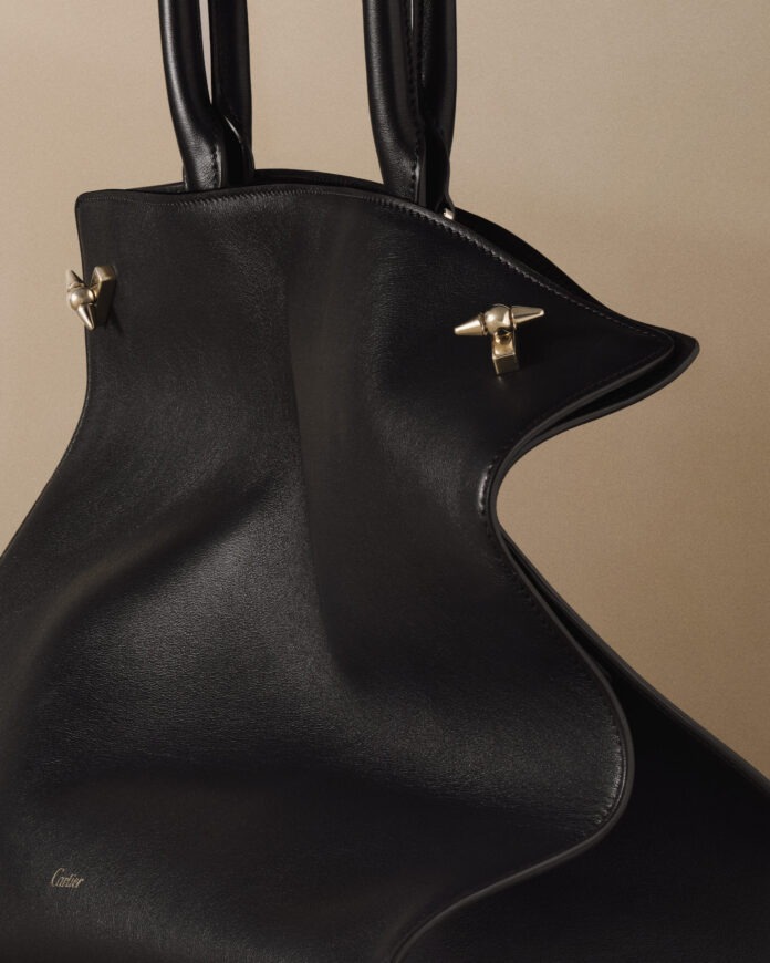 PULE1369_LEATHERGOOD_SOCIAL_STATIC_STILL_LIFE_CLOSE_UP_SUPPLENESS_TOTE_GM_BLACK_24x30-scaled