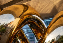 The Bvlgari Serpenti Infinito Arrives in New York With a Golden High Line Installation
