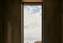 The Taj Mahal From Your Bathtub? The 16 Hotel Baths With the Best Views in the World