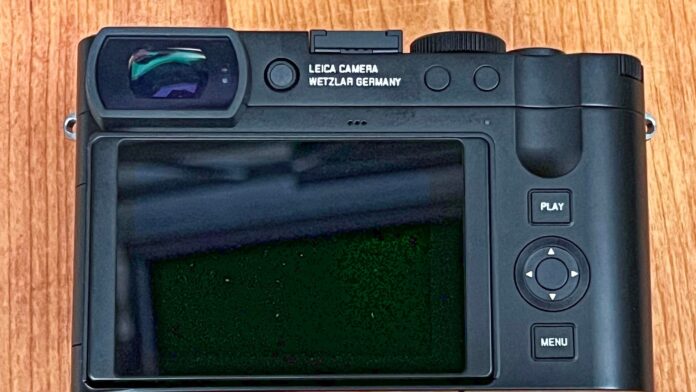 leica-launches-q3-43-formula-1-edition-camera-body-free
